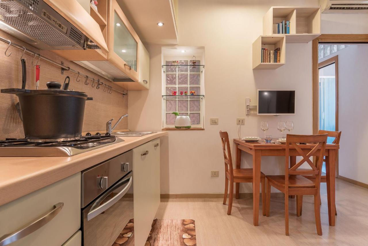 Coronari Central Apartment Rzym Zewnętrze zdjęcie